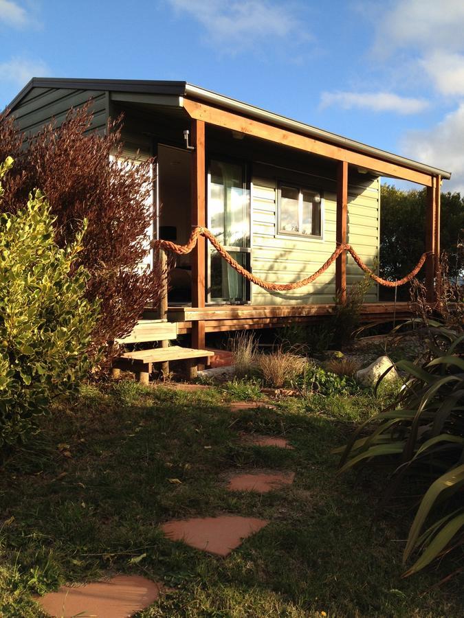 Church Bay Cabin: Sunny, Great Views Apartment Lyttelton Exterior photo